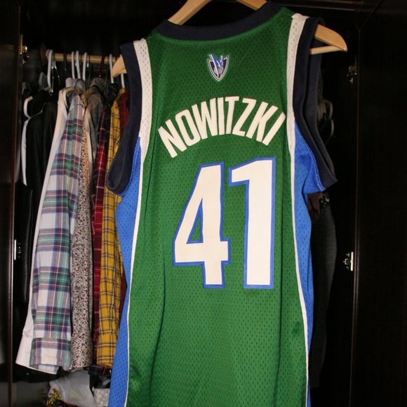vintage dirk nowitzki jersey